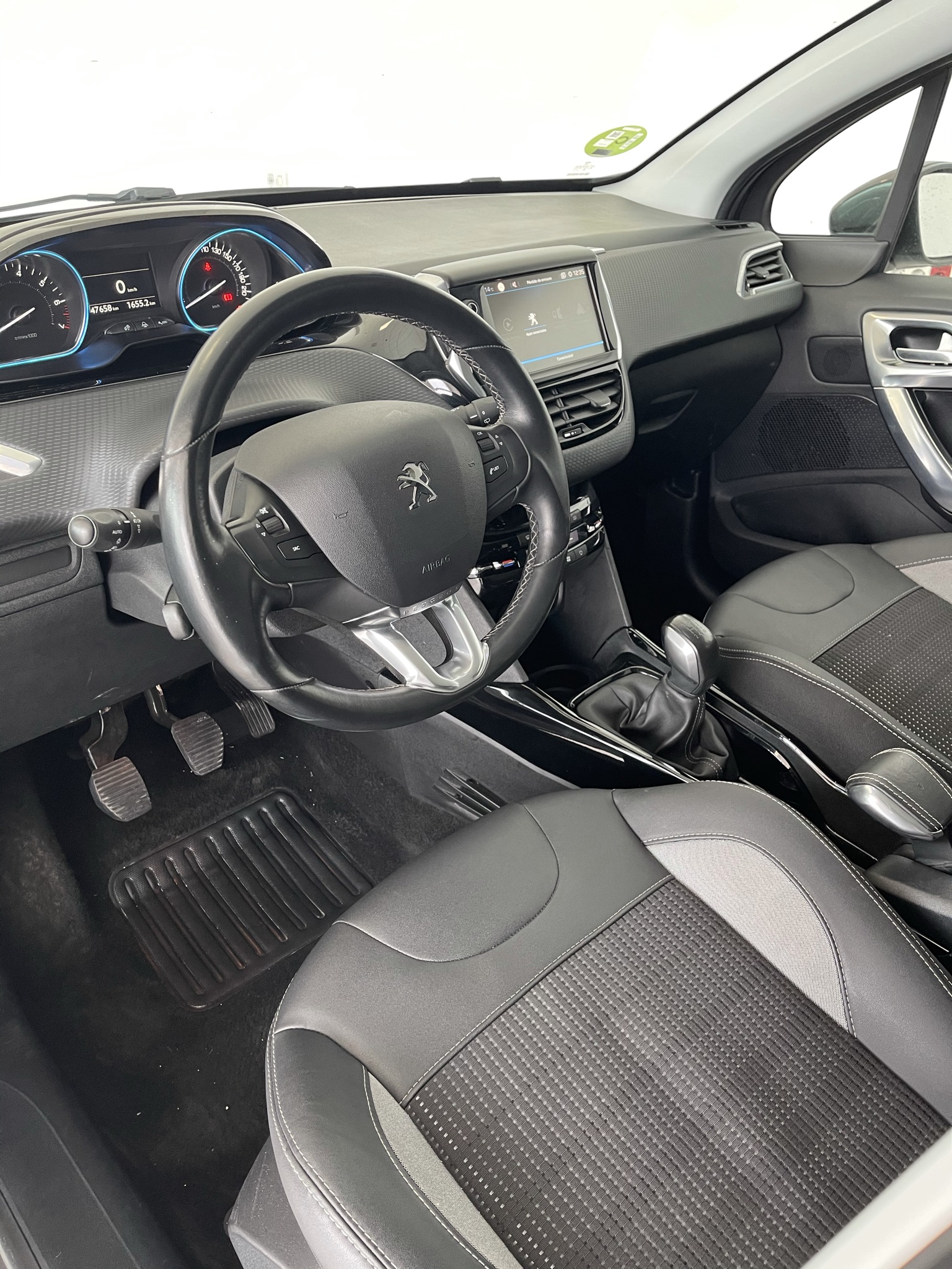 Peugeot 2008 Allure 1.2 PureTech 110