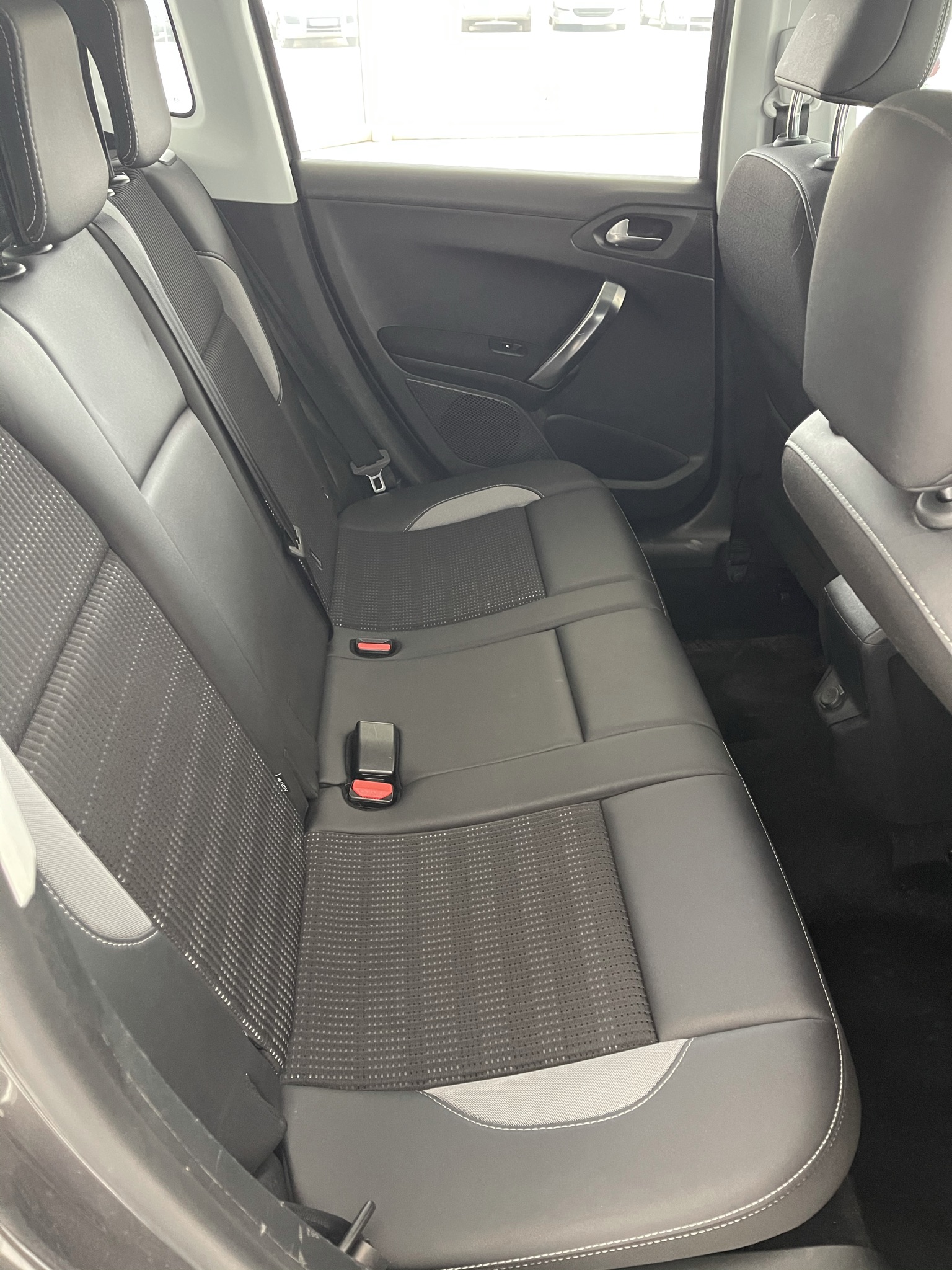 Peugeot 2008 Allure 1.2 PureTech 110