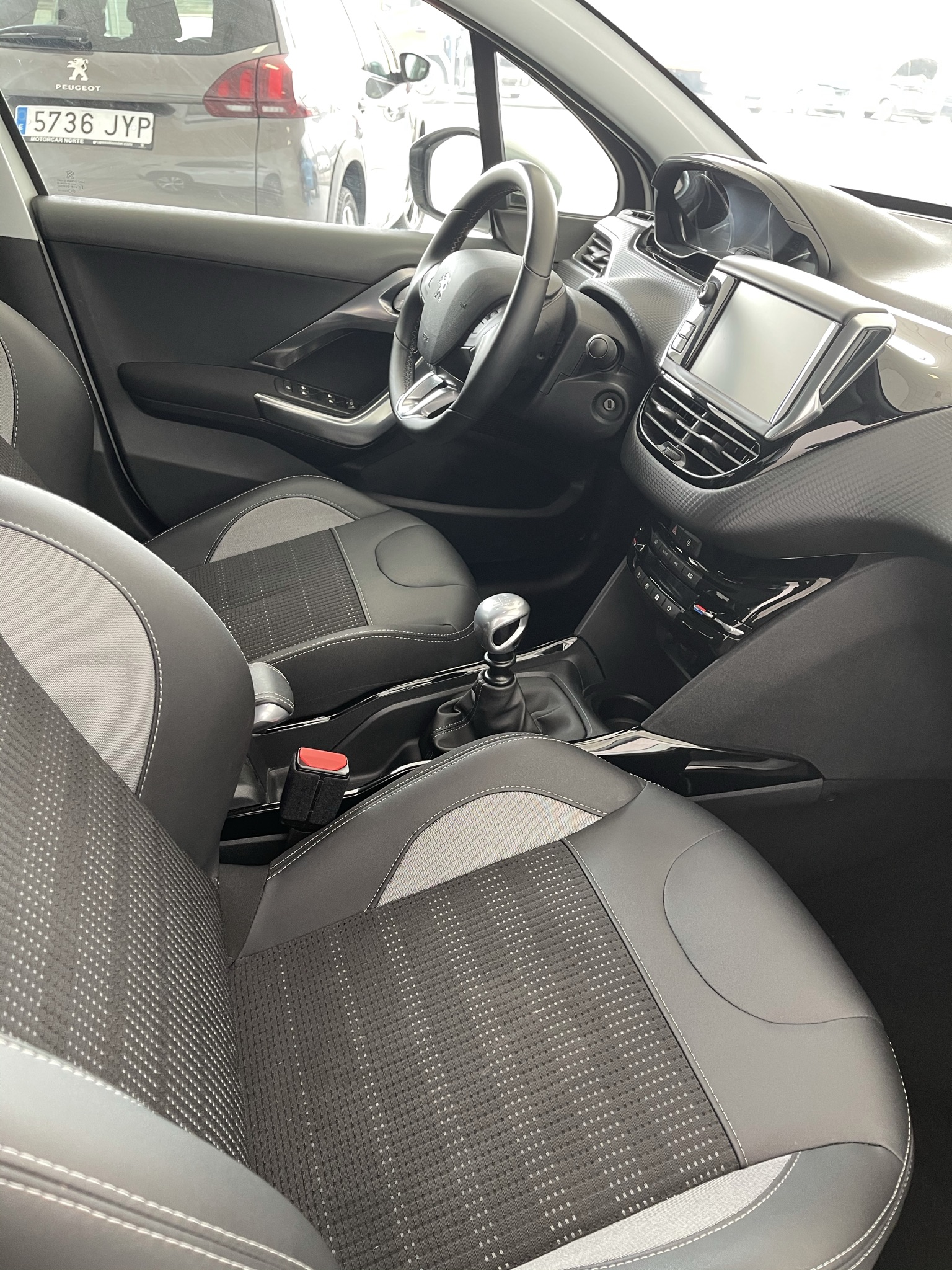 Peugeot 2008 Allure PureTech 130 S&S
